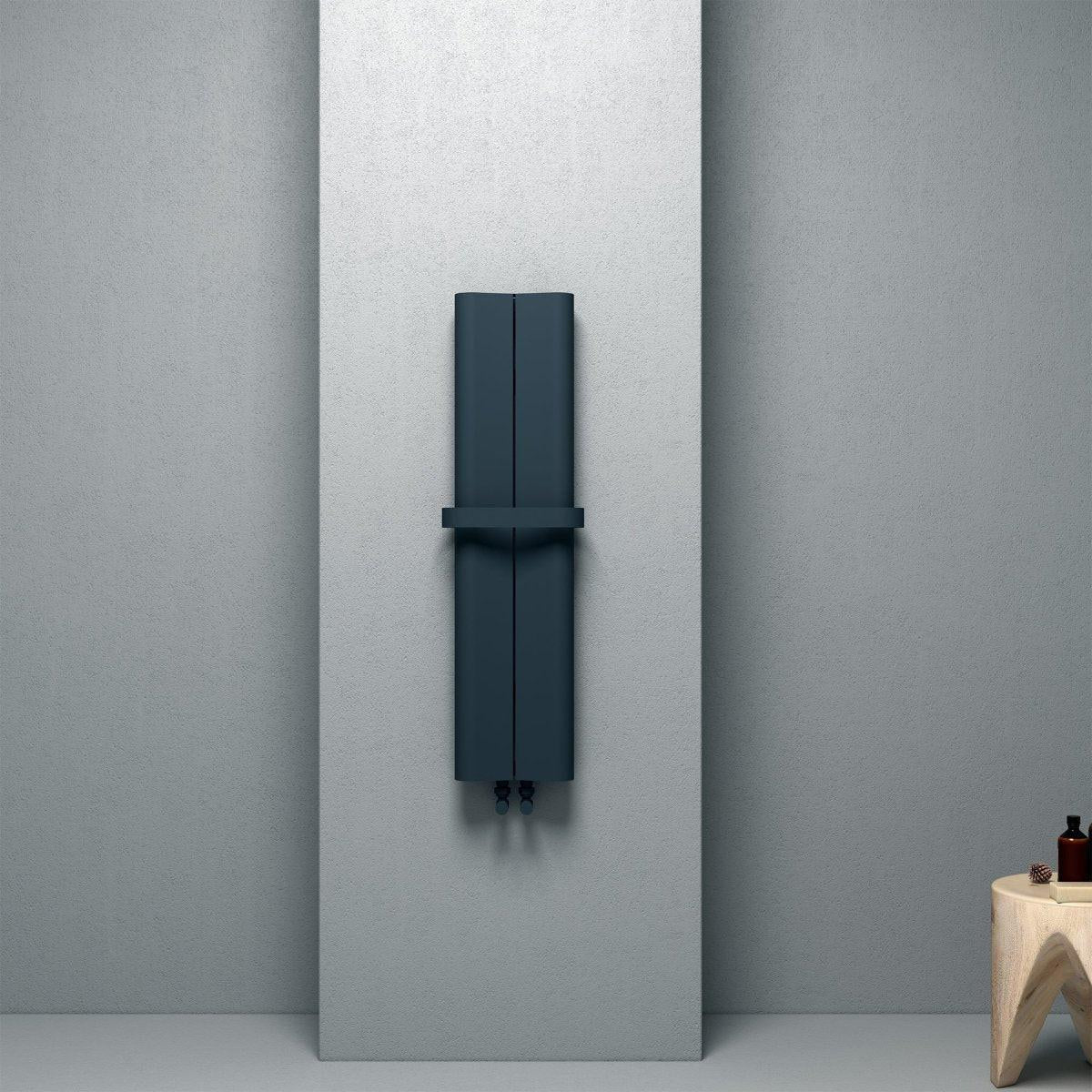 Carisa Curvy Bath Aluminium Heated Towel Rail – Anthracite