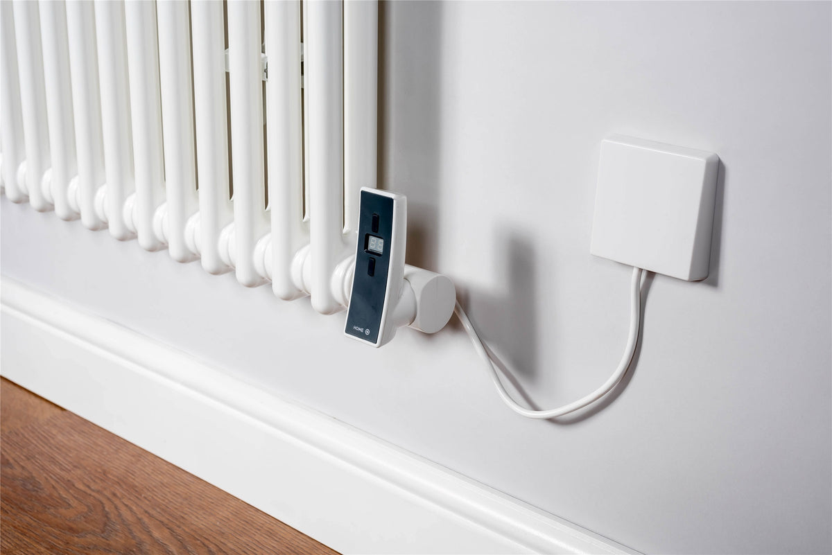 DQ Modus Electric Horizontal Column Radiator – controller detail, White (official, 7215 px original)