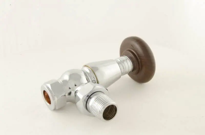 BEN-C-CU_800-1.jpg High-pressure valve with wooden handle, plumbing fitting, Brass, Chrome finish.