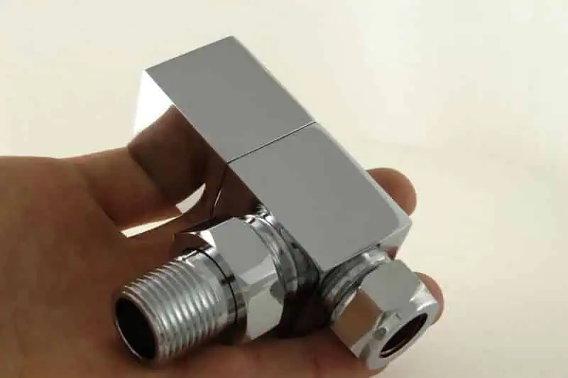 CUBEX-AG-C-ALT01_800-1.jpg High-quality metallic plumbing valve for HVAC or water systems.