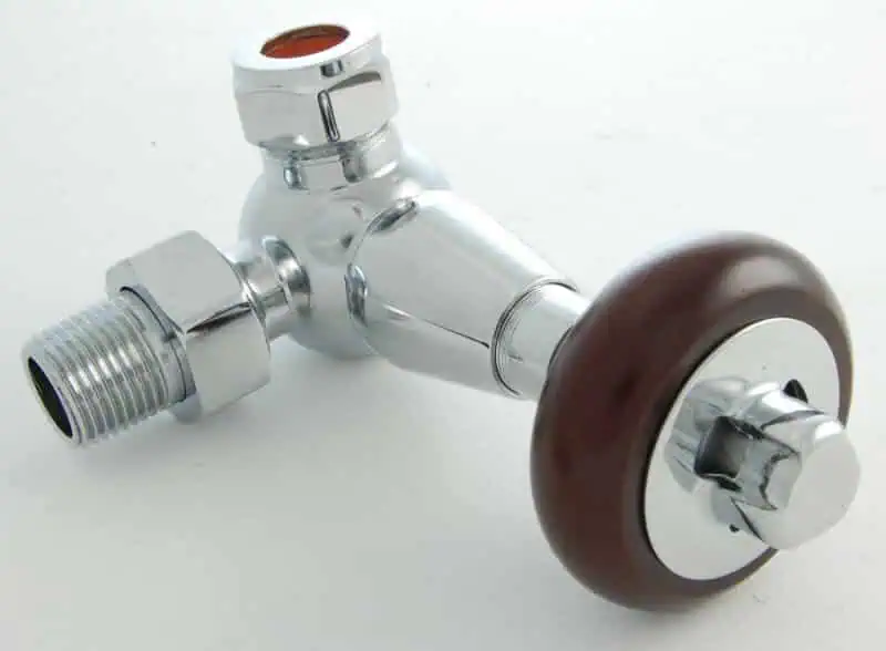 FAR-CR-C-CU00_800-1.jpg High-quality brass water valve with wooden handle for residential plumbing.