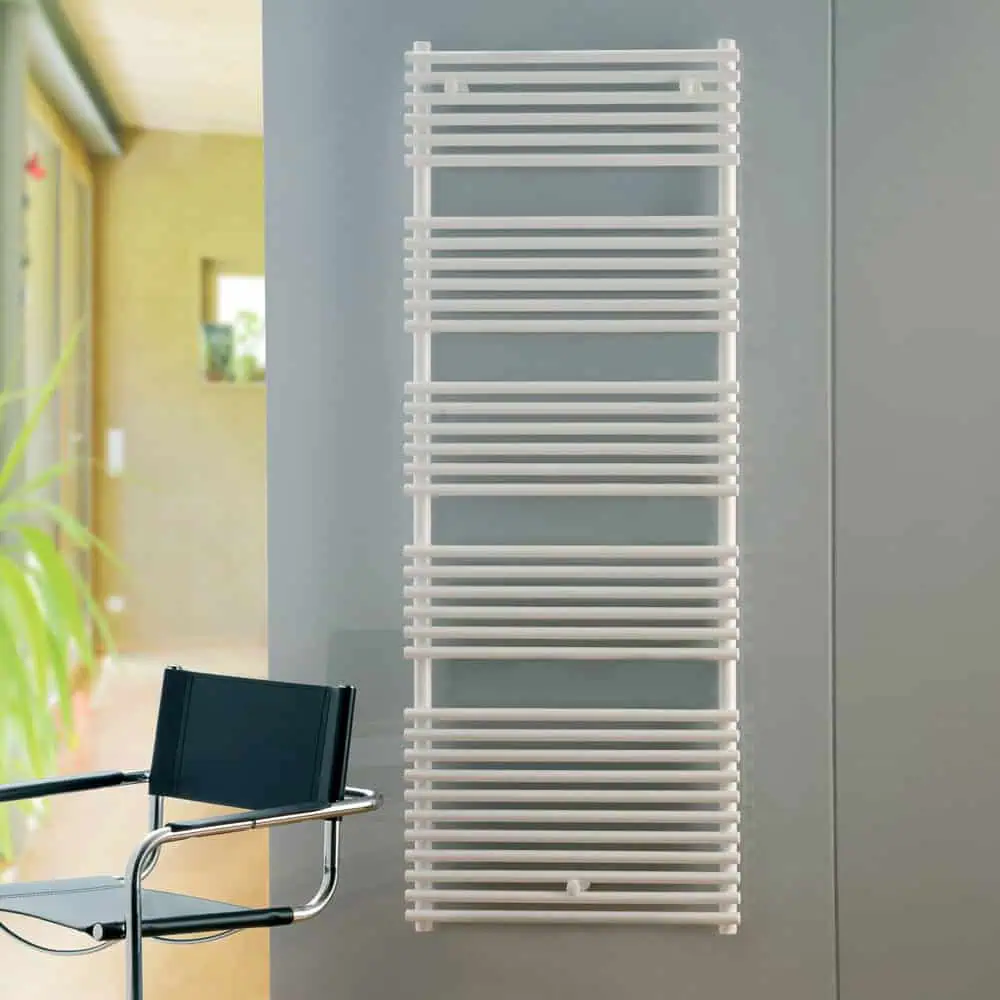 Fontanus-1 Modern white heated towel radiator for bathroom heating and drying towels. Stylish design, perfect for contemporary interiors.