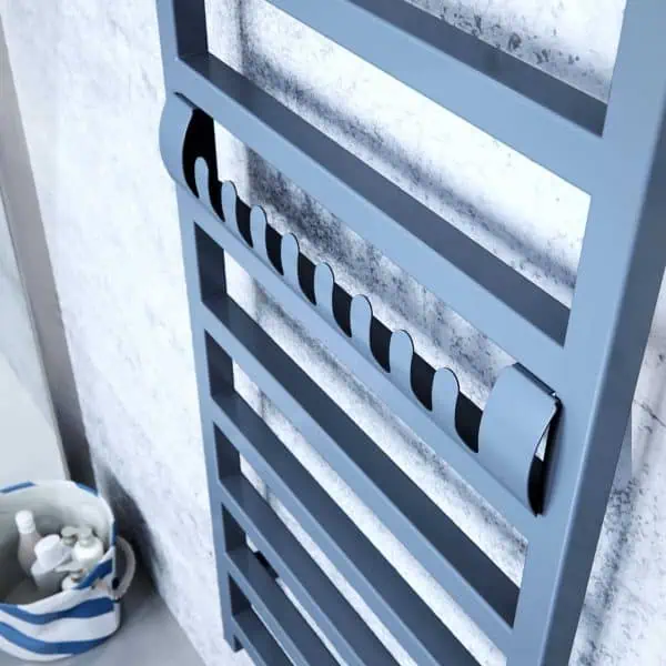 Flexible metal shoe rack, ideal for organizing footwear and keeping spaces tidy.